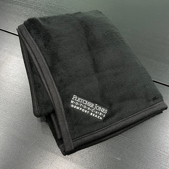 Fletcher Jones Mercedes Super Soft Black Blanket - Picture 1 of 3
